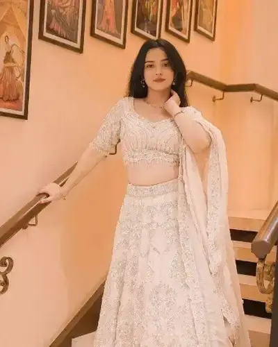Escort Jhakhri